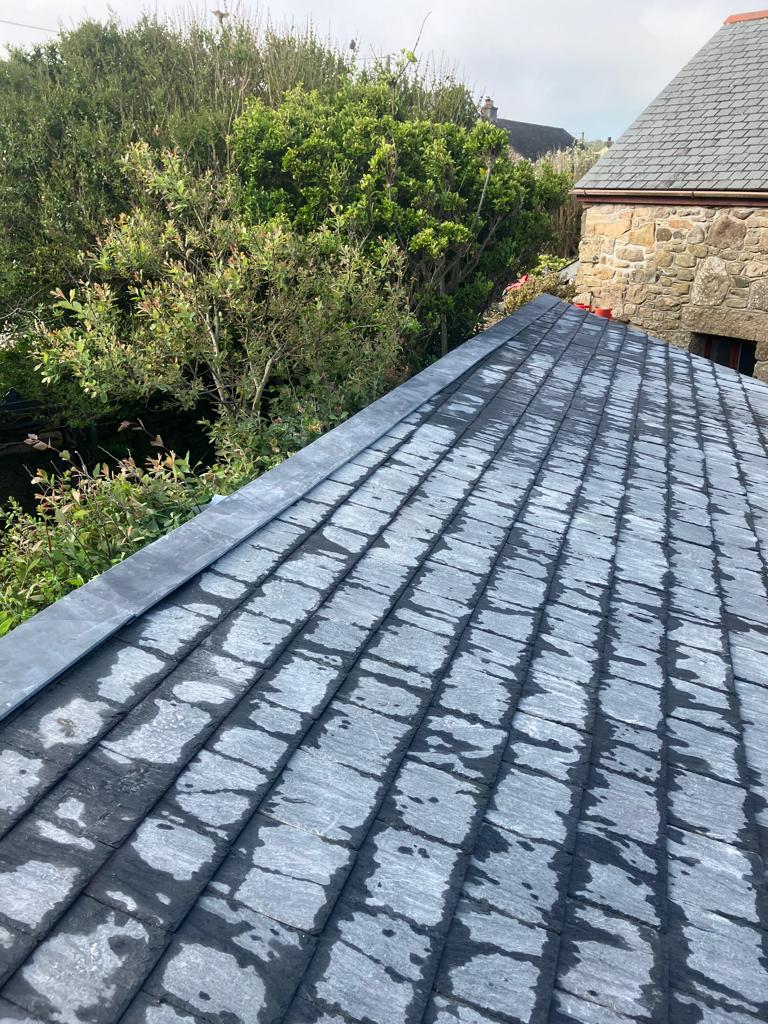 SLATE DRY VERGE LOW PITCH SLATE